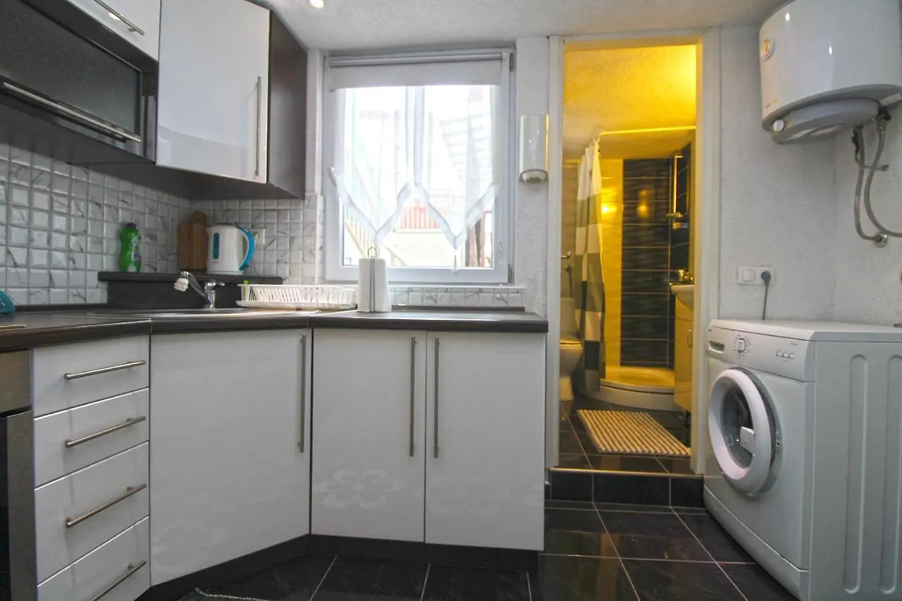 Apartment Adnan 2229 Pula Croatia
