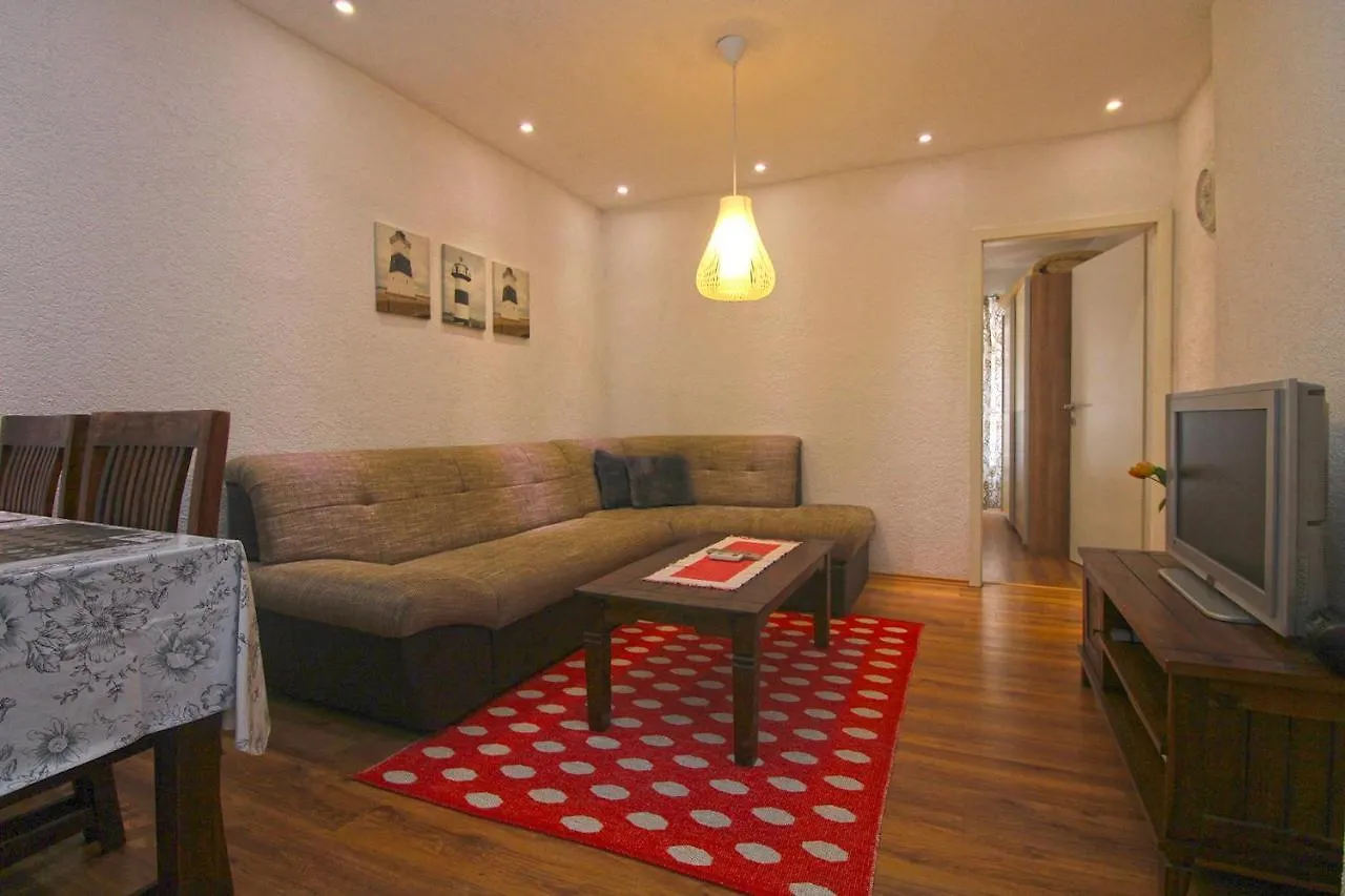 Apartment Adnan 2229 Pula 0*,  Croatia